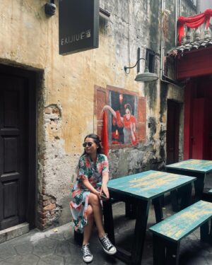 Adila Fitri Instagram - Jalan2 sebelum puasa di KL ngebantu banget pake @javamifi . Internetnya cepet, gak perlu ribet install, 100% garansi connect!