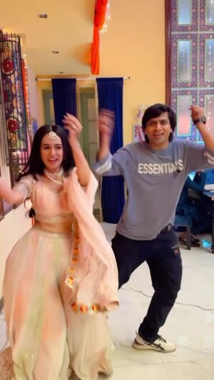 Aditi Sanwal Instagram - Say na say na 🕺🏃‍♀️ #dancereels #trends #instareels #dance #bollywood #sayna #reels