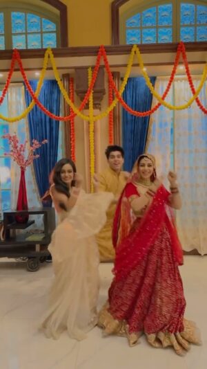 Aditi Sanwal Instagram - This Trio❤️

Shot by @vijay_tilani 😛

#dangal #deewani #parth #payal #meera #sahil #bts