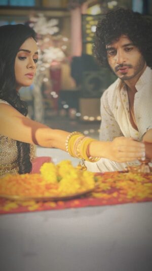 Aditi Sanwal Instagram - Deewani ❤️ #reelitfeelit #deewani #meera #parth #insta #love