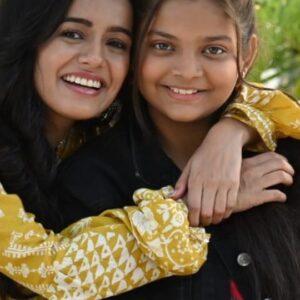 Aditi Sanwal Instagram - Good old days!!! ✨️👭

#instagood #instareels #instagram #instanew #livelovelaugh #deewani #love #aditisanwal #meera #dangaltvchannel #sisters #Fun #luvletter #sisterlove