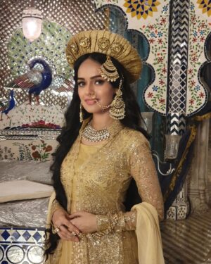 Aditi Sanwal Instagram - Jo jag ne na maani,  toh maine bhi thaani, 
Kahan thi mai dekho, kahan chali aai ✨️✨️

#pictureoftheday #pictureperfect #instagood #photoshoot #aditisanwal #mastani #love #queen #warrior #princess #look #deewanimastani
