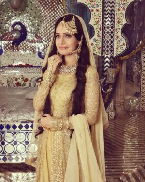 Aditi Sanwal Instagram - Jo jag ne na maani,  toh maine bhi thaani, 
Kahan thi mai dekho, kahan chali aai ✨️✨️

#pictureoftheday #pictureperfect #instagood #photoshoot #aditisanwal #mastani #love #queen #warrior #princess #look #deewanimastani