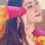 Aditi Sajwan Instagram - Tumhaari adaaon pe marte hain hum 💕 #aditireels