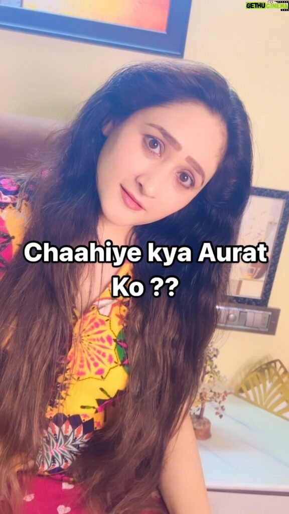 Aditi Sajwan Instagram - Chahiye Kya Aurat Ko ? 🤣🤣 #aditireels #paisa#khaana