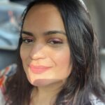 Aditi Singh Sharma Instagram - When stuck in #Mumbai traffic for 1 hour (which sadly seems to be an everyday thing now) on the way to a dub .. must click photos to share the beauty of natural #sunlight with you guys, rare occasion these days when one can say ‘no filter needed’. Hope this brings a little happy ‘ooh ohh’ vibe to your feed. ❤️🧿