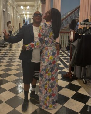Adjua Styles Instagram - @adjuastyles & myself … black love in the White House !!!!!😎🤙🏽✌🏽.