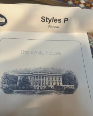 Adjua Styles Instagram - @adjuastyles & myself … black love in the White House !!!!!😎🤙🏽✌🏽.