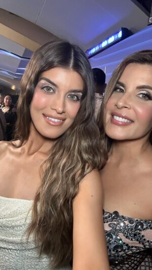 Adriana Cataño Instagram - Billboard 2023 ♥️🎥 So fun!
💄 @gabytmakeup 
💇🏻‍♀️ @catanoglam 
👗 @odalysmarino 
__________________
Gaby’s 💄@catanoglam 
💇🏻‍♀️ @catanoglam 
👗 @ohpolly 
💅🏻 @lunabella_beauty_studio 
PR @aileen_abella 
#adrianacatano #gabriellacatano #lascataño #lacataño #billboards2023