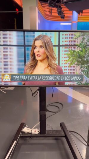 Adriana Cataño Instagram - ♥️ Great morning sharing my #beautytips on @elnewscafe Easy, healthy, natural & inexpensive beauty tips. #adritips 
👗 @ohpolly 
♥️ Linda mañana compartiendo mis consejos de belleza en @elnewscafe - Mil gracias @albertosardinas - Tips faciles, saludables y naturales #consejosdebelleza #adritips #lagurudelabelleza #gurudebelleza #belleza #lacataño #adrianacatano #beautytips #beautyguru