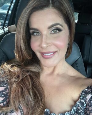 Adriana Cataño Instagram - Last night ⭐️ 🎥 @latinbillboards 
💄 @gabytmakeup 
💇🏻‍♀️ @catanoglam 
👗 @odalysmarino 
💅🏻 @lunabella_beauty_studio 
PR @aileen_abella 
#billboards2023
#adrianacataño #gabriellacataño #lascataño #latinas #miami #lacataño
