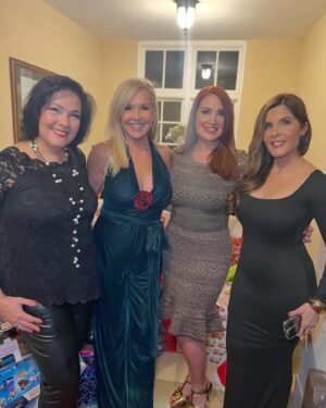 Adriana Cataño Instagram - Blessed to host this Christmas Toy Drive for @nicklaus4kids for 11 years 🎅🏼🧸🎄 Thank you @lizamsantana @creativasgrouppr Honored to host with my dear friends @marianarodriguezt51 @sandrapeeblestv @arlynbroche Thank you to everyone who supported us ♥️🙏🏽 God bless you all & Merry Christmas! Liza you have a heart of gold 💛 #christmas #toydrive #adrianacatano #lacataño #marianaridriguez #sandrapeebles #arlynbroche #latinas #amor