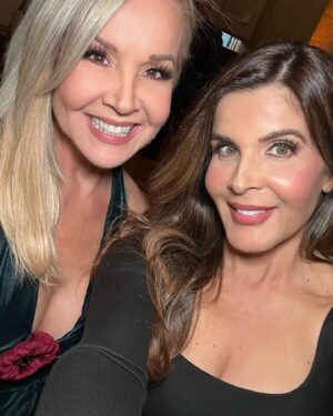 Adriana Cataño Instagram - Blessed to host this Christmas Toy Drive for @nicklaus4kids for 11 years 🎅🏼🧸🎄 Thank you @lizamsantana @creativasgrouppr Honored to host with my dear friends @marianarodriguezt51 @sandrapeeblestv @arlynbroche Thank you to everyone who supported us ♥️🙏🏽 God bless you all & Merry Christmas! Liza you have a heart of gold 💛 #christmas #toydrive #adrianacatano #lacataño #marianaridriguez #sandrapeebles #arlynbroche #latinas #amor
