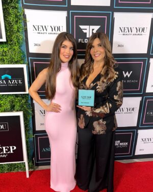Adriana Cataño Instagram - WE WON 🙌🏽 ⭐️ CATANO BEAUTY @newyoumedia #newyoubeautyawards - the “Best Newbie” award for our bakuchiol you glo serum @catanobeautyinc ♥️🏆 Thank you NEW YOU MEDIA #newyoubeautymagazine So grateful 🙏🏽⭐️
Thank you @emiliouribebeauty for helping us get the skincare line started, thank you my precious daughter @gabriellacatano for helping me every step of the way & all this is thanks to the Grace of our Lord & Savior Jesus Christ ✝️ 
#godisgood #catanobeauty #adrianacatano 
———————-
PR @a2mediaagency @aileen_abella 
Wardrobe styling @hausartistlab