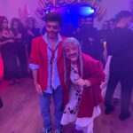 Adriana Torrebejano Instagram - Me llegan nuevos documentos… Es que el ‘BLALLOWEEN’ fue 🫶🏻 Me colé en casa de @blascanto_es y ni siquiera él sabía quién era esa Mamá Coco. No me pude reír más, la verdad. Eso si, bebí con pajita y me dejé las lumbares, todo por el personaje. 😂✌🏻