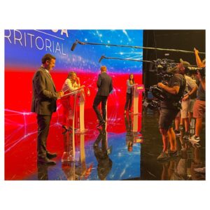 Adriana Torrebejano Instagram - ¡Gracias por compartirme tantos mensajes bonitos de la película, de lo que os habéis reído viéndola, de vosotrxs en el cine… sois lo más! Si aún no has visto “POLÍTICAMENTE INCORRECTOS”, ya estás tardando en ir. Os dejo popurrí de making of, que me encanta 😁

1. Laura Vázquez 
2. El pantano con una garrafa
3. Lo pasamos muy mal 
4. La marca donde enseñar el culo
5. Pablo Merino @juanluchadorr 
6. ¡Voten!
7. El neopreno debajo de la ropa… MAL
8. Nueva izquierda together 🫶🏻
9. A @maria_hervas_ le pasa algo…
10. Tomb Raider y el pelirrojo de campo 

@deaplaneta @lazonacine @atresmediacine @arantxa_echevarria 💖