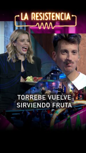 Adriana Torrebejano Instagram - Seis años después, ha vuelto @torrebe, 

¡¡y sirviendo ̷c̷o̷ñ̷o̷  fruta 🍇!!

#laresistencia