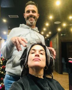 Adriana Ugarte Instagram - Hoy estamos de celebración 👄: Este pequeñajo, Que no tiene miedo a nada, Con el que puedo ser yo misma, Siiií,yo misma, Al que admiro, Con el que me siento en casa, Con el que construyo un hogar cada día, Que es capaz de hacer hipnosis con todos los seres, Me ha elegido para caminar a su lado. Afortunada yo. Feliz cumpleaños,mi amor. Te quiero @juanantoniorosagomez ❤️