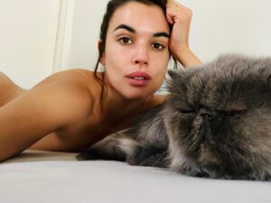 Adriana Ugarte Instagram - Mi amante persa 🐈❤️