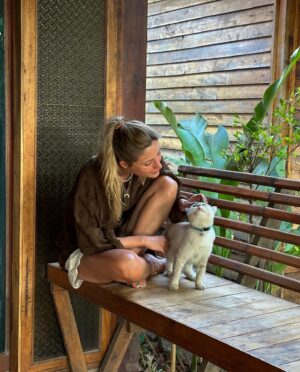 Adrianna Chlebicka Instagram - Little friend from Koh Lanta🐈
