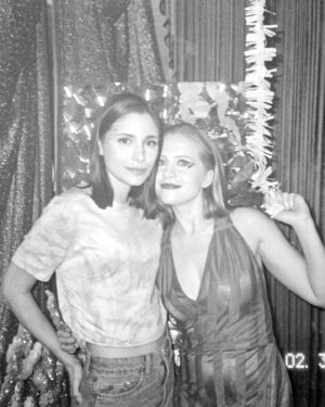 Adrianna Chlebicka Instagram - Telefon przypomniał mi o najlepszej syreniej imprezie na jakiej byłam! Pamiętacie?✨
#analog @kontrola_serial