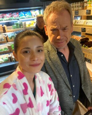 Adrianna Chlebicka Instagram - Bazyli Grabarczyk- najlepszy filmowy ojciec! Prywatnie Mirosław Baka, który nie tylko jest wspaniałym aktorem, ale również pięknym człowiekiem! Dziękuję za naszą przygodę filmową i mam nadzieję do zobaczenia w kolejnej 💚
@netflixpl