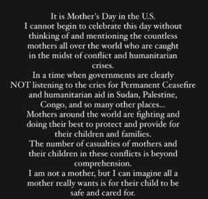 Adrienne Warren Instagram - 🙏🏾 #mothersday