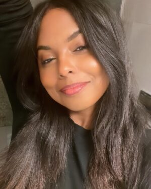 Adrienne Warren Instagram - Ready for another dance around the sun. #birthdaygirl 
🕺🏾🌞
