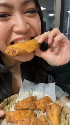 Ae Southammavong Instagram - TOM YUM CHICKEN WINGS AT @spicylaokitchen IS A MUST!!! The seasoning and fry is *chefs kiss* 🤌🏼🤌🏼🤌🏼 I am obsessed with this place fr LOL, their grand opening is on 12/22‼️ San Diego baby! #sandiego #sandiegoeats #sandiegofood #sandiegofoodie #grandopening #newrestaurant #kearnymesa #laofood #laofoodmovement #thaifood #chickenwings #wings #spicywings #flavor #thaifood #tomyum #flavortown #delish #lifechanging #kearnymesa #foodblogger #foodgasm #foodporn