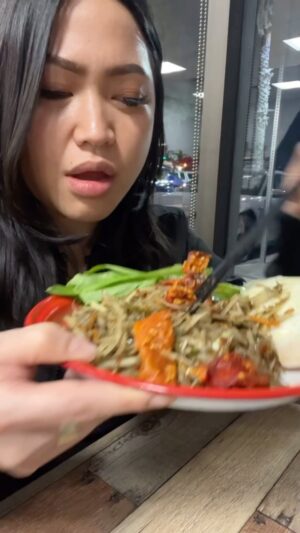 Ae Southammavong Instagram - THE BEST THUM (papaya salad) in San Diego! I said what I said! It’s hard for me to admit and rank, but you guys have been asking me this question and I finally have the answer!! @spicylaokitchen is the final answer! Dark, pungent, umami, authentic — I could go on and on, down to how they slice the papaya! Go check them out and tell them I sent you! 😛😛😛 #laofood #laofoodmovement #spicylaokitchen #spicy #thum #papayasalad #pungent #tasty #delish #sdfood #sdfoodie #newrestaurant #sandiego #sandiegoeats #eeeeeats #thaifood #cambodiafood #khmerfood #local #foodie #sdca #kearnymesa #spicyaf #southeastasianfood #southeastasia