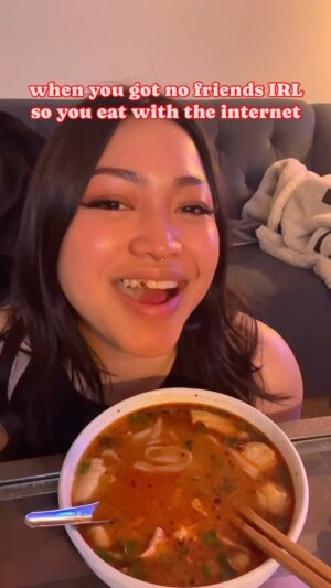 Ae Southammavong Instagram - Thankful for my internet friends ❤️❤️❤️ do you like eating alone??? #khaopiek #khaopieksen #mukbung #laofood #soupseason