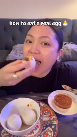 Ae Southammavong Instagram - IYKYK KKK!!! Protein x3000 #balut #fertilizedeggs #duckeggs #sauce #jeowsom #egg #eggs #duck #asian #asianfood #delicacy #protein #slurp #juicy #iykyk