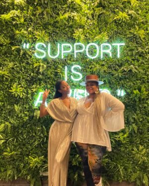 Africa Miranda Instagram - theme of the day: support is a verb 🙏🏾🙌🏾 

tbh I was nervous about today - but I’m so thankful I pushed past my anxiety and didn’t miss out on such a special day ✨

where do I start?! my sister @hannahbijoux brought her sunshine ✨ thank you for being my right hand and always being there when I need you 🙏🏾 

@theellegee_ we FINALLY met!! you have been such a supportive spirit from the moment we connected online & I’m so thankful!

@abufofanah - so happy to see your face and I was SO surprised 😭 

@closeteditors divaaaaa!! thank you so much for coming by and supporting 🙏🏾🙏🏾 

my Sorors came thru 🙌🏾🔺🙏🏾 @jasmenebowdry there is nothing like the support of a Soror! 🔺🙏🏾 @lmoney21 so good to hug your neck and we didn’t get a pic 😩

@_thedonmariabrand_ so good to see you and the fam little sis! 

so many people came by that I hadn’t seen in years 🥺 please tag me below if I missed you - i appreciate the support more than you know. 

Huge thank you to @villagemarketretail x @thevillagemarketatl for making me truly feel like part of the family (Dr. Key, Yolanda & Lakil you are amazing!) The space you are creating for Black entrepreneurs is beyond measure. Thank you to everyone who made a purchase and are now new members of the @beautybyafricamiranda family 🤍✨

Check out more of the day in my IG stories. Off to drink some wine and be emo 😭😩🤣