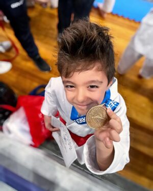 Aggeliki Daliani Instagram - Χρυσό 🥇στην κατηγορία Κάτα Παίδων στο Κύπελλο Έγχρωμων ζωνών ο Νικήτας μου!!! 🥋
Κι εγώ μαμά «κουκουβάγια» και fan club μαζί!!!
Συγχαρητήρια Νικήτα!!!👏👏👏
Ευχαριστούμε coach @mariza_soumbasaki @odysseas_karateclub 
@hellaskarate 
•••••••••••••••••••••••••••••••••••••••••••••••••••••••••••••
#karate #goldmedal #nikitas #myson #proudmom #prouddad @manospapagiannis #nikitasfanclub