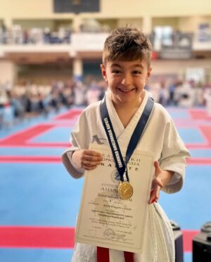 Aggeliki Daliani Instagram - Ατόφιο χρυσάφι 🥇Πανελλήνιος Πρωταθλητής ο Νικήτας!!!!
Μπράβο μικρέ μου!!!!! 

Συγχαρητήρια σε όλους τους αθλητές του @odysseas_karateclub 
Ευχαριστούμε την καλύτερη coach @mariza_soumbasaki 
•••••••••••••••••••••••••••••••••••••••••••••••••••••••••••••
#karatechampion #karate #nikitas #proudmom @hellaskarate