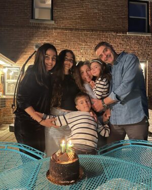 Aggeliki Daliani Instagram - Sweet fifteen princess 🥳🎂🎂🎉
@lydia.papagianny 
•••••••••••••••••••••••••••••••••••••••••••••••••••••••••••••
#birthdaygirl #happybirthday #mydaughter #15yearsold #chicagogram