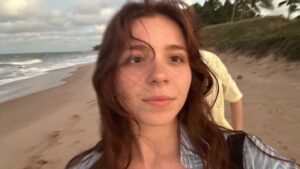 Agustina Cabo Instagram - Yo insisto con la temática playa esta vez en formato selfie si quieren que se termine me llevan a la montaña porfas.