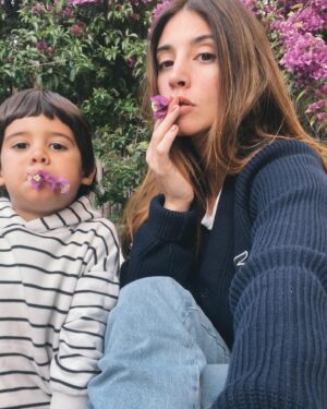 Agustina Cordova Instagram - quién le dió vida a quién? 💘

qué era mi vida 3 años y medio atrás? no tenía idea que era el amor. 

Feliz día a todas, las admiro, las entiendo, las siento. 

[primera foto de Andes en instagram porque me dió su aprobación.]