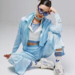 Agustina Suásquita Instagram - Mi cuerpo dice quiero pero mi alma tiene miedo 🧞‍♀️ En los 2000, vestida muy parecida a estas fotos, cantaba esta canción A LOS GRITOS 😂 Editorial para @pompamagazine siendo una @adidasar girl ✨