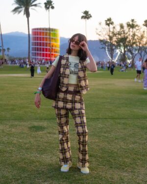 Agustina Suásquita Instagram - Batalla de looks en Coachella 🎡 Llegó el momento. Espero que estén listas para elegir. 1, 2 o 3? Simple pero no… 

Ph @lucianobongiorno 
St @kativara