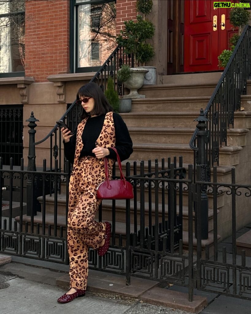 Agustina Suásquita Instagram - Batalla de looks en NYC 🗽 Una semana de despliegue de glamour merecía este enfrentamiento 👊🏻 Del 1 al 7 coméntenme cuál les gustó más 👇🏻