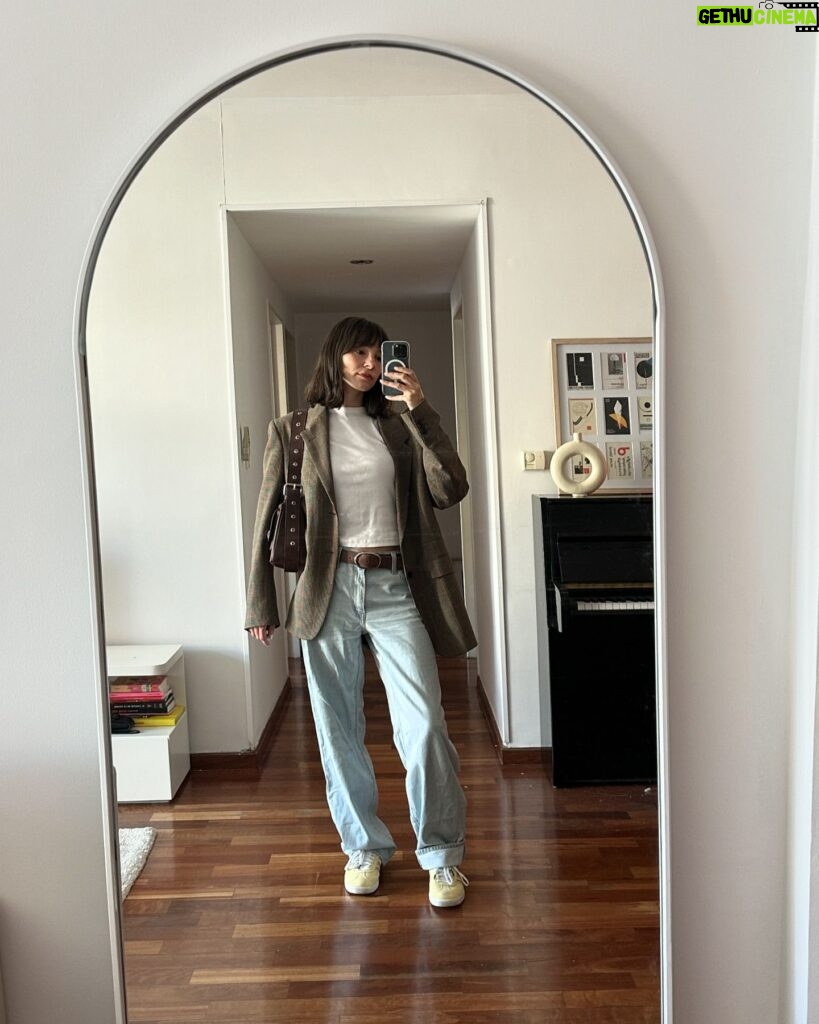 Agustina Suásquita Instagram - Batalla de looks en la nueva casita todavía sacándole la ficha al encuadre 😂 Cual les gustó más del 1 al 6 😏