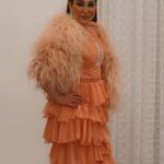 Ahlam Hassan Instagram – الف مبروك لمعاريسنا
اللوك حيل عجبني شكرا من القلب 
الفستان من تصميم الرائع الفنان ظاهر باقر 
@thaher.baqer 
المكياج والشعر صالون فيوويل 
@viewelsalon 
مكياج / ماريا
الشعر / شيماء