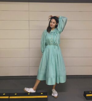 Ahn Hyun-mo Instagram - 첫공개라 너무 떨리는데 다행히 칭구들과 함께 
옹기종기 #아이스크림 한통 사서 🍨
#본방사수 준비 완료! #전지적참견시점