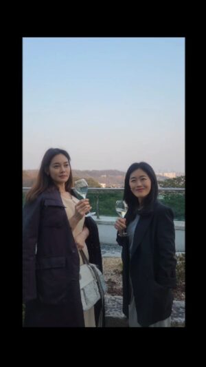 Ahn Hyun-mo Instagram - 기다리던 #시릴콩고 전시 드디어 오픈했어요~!
6월 1일까지 #뮤지엄웨이브 에서 
안구에 색채를 선물하세요~🎨
Graffiti alchemist #CyrilKongo 
first solo exhibition in Korea
