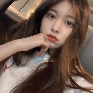 Ahn Seo-hyun Instagram - 습하다😱😱