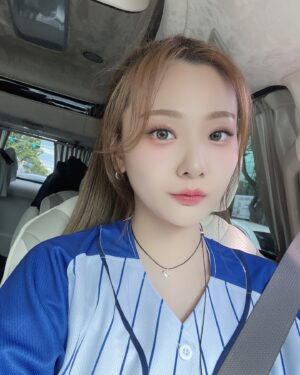 Ahn Ji-young Instagram - 💙