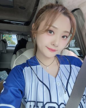 Ahn Ji-young Instagram - 💙