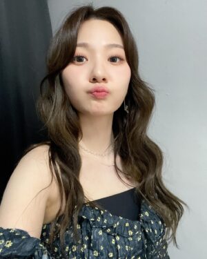 Ahn Ji-young Instagram - 애프터파티 끝🩷
다리 많이 아팠을텐데 끝까지 즐겨 준 러볼리들 .. 너무 고생했고 너무 고마워요 🥹
2024년의 시작을 그대들과 함께 해서 행복했습니다 !
올 한 해도 잘 부탁해요 :)
사랑해요!🩷