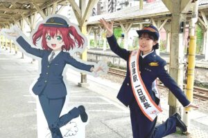 Ai Furihata Instagram - 『JR東海✕ラブライブ！サンシャイン!!沼津ゲキ推しキャンペーン』
ラブライブ！サンシャイン‼︎ Aqoursから
黒澤姉妹でJR沼津駅一日駅長を務めました🚃✨

足跡残してきたから
みてみてねっっ